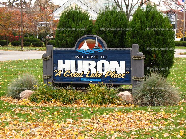 Welcome to Huron, A Great Lake Place, Trees, Leaves, Sign, Signage, City of Huron Ohio, autumn