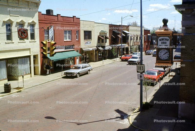 Downtown Minerva, Main Street, cars, Highway 183