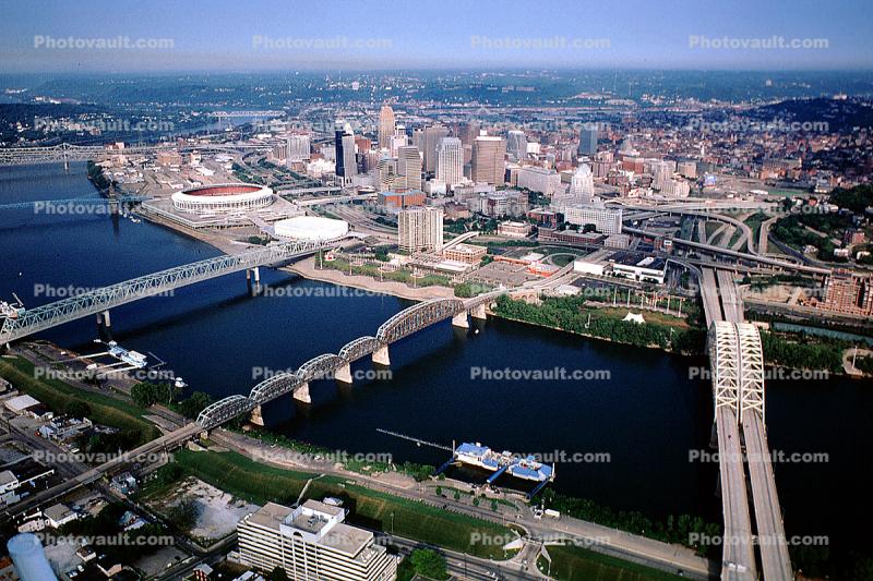 Newport southbank bridge, Cincinnati, Downtown, Riverfront Stadium, Ohio River, Cinergy Field, 7 September 1997