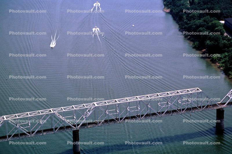 Bridge, Boats, water, waves, Cincinnati, 7 September 1997