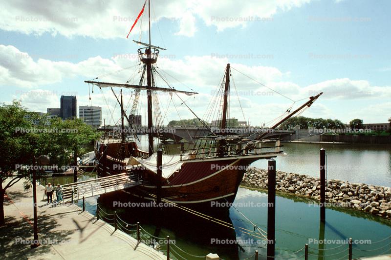 The Santa Maria, Scioto River, Batelle Riverfront Park, Replica Of Columbus Ship, 18 September 1997