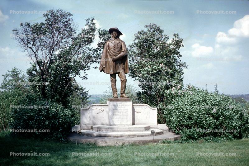 Custer Statue, Monument