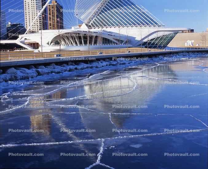 Ice, Lake Michigan, Great Lakes, Milwaukee Art Museum, MAM, landmark