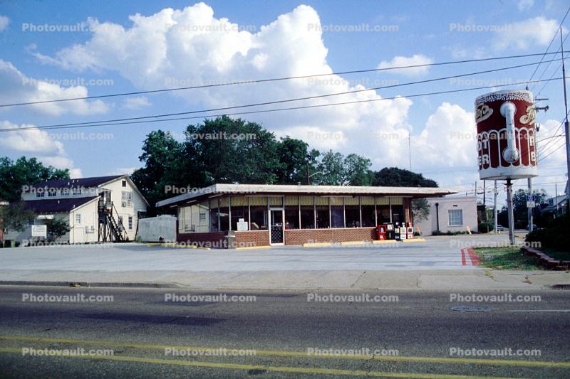 Root Beer diner, building, huge mug, cup, parking lot, clouds, Baton Rouge