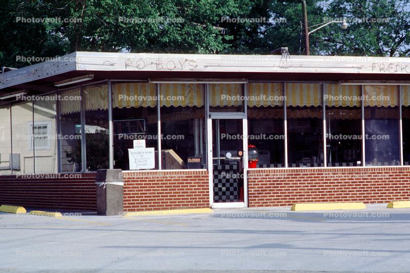 Root Beer diner, building, clouds, Baton Rouge
