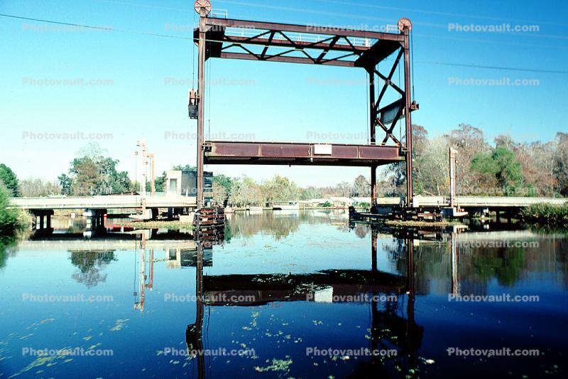 Bayou, Vertical Lift Bridge