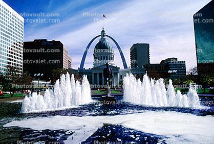 Dome, Saint Louis Historical Old Courthouse, The Gateway Arch, Water Fountain, aquatics, Exterior, Outdoors, Outside