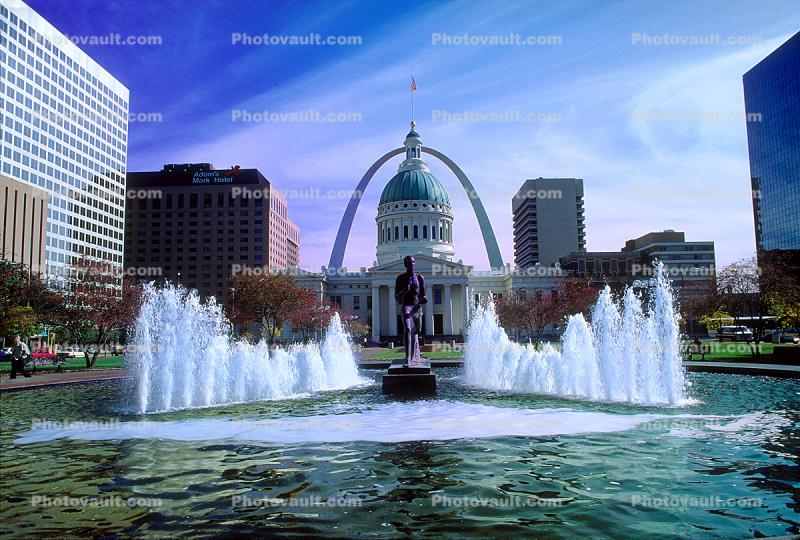 Dome, Saint Louis Historical Old Courthouse, The Gateway Arch, Water Fountain, aquatics, Cityscape, Buildings, Downtown, Exterior, Outdoors, Outside