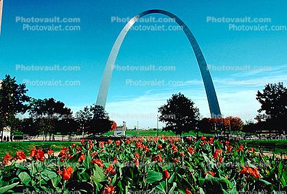 The Gateway Arch, Garden, Lawn, Tulip Flowers