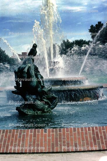 J.C. Nichols Memorial Fountain, The Plaza, Water, Horse Statue, Statuary, Figure, Sculpture, art, artform, 1967, 1960s, Aquatics
