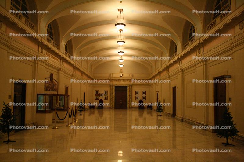 Lights, Walls, lobby, vaulted ceilings, State Capitol building