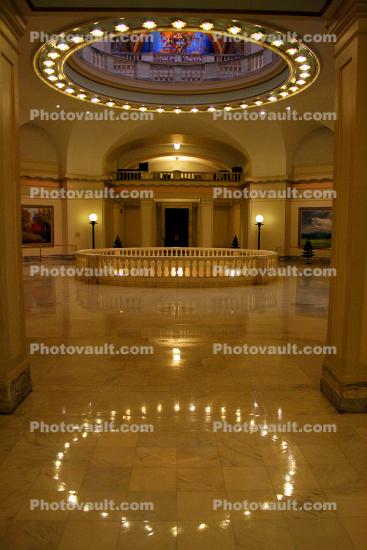 circular lighting, reflection, State Capitol building