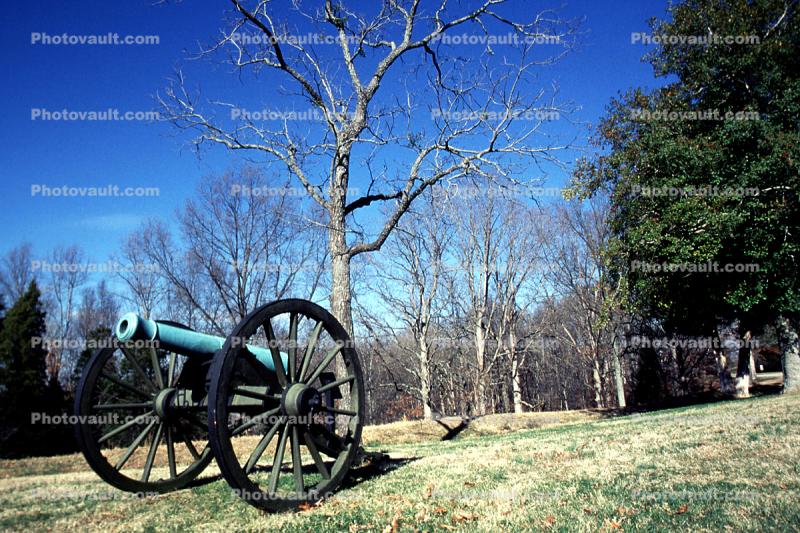 Confederate Cannon, Fort Donelson, Memorial for Confederate Soldiers, Artillery, gun, racist