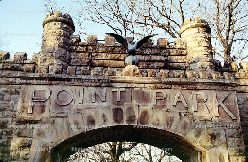 Point Park, entrance, brick, eagle