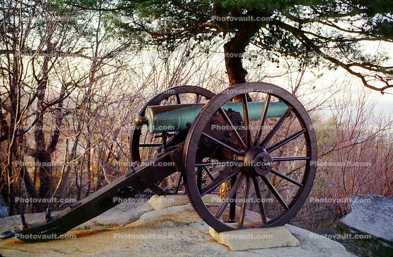 Civil War Cannon, River, Artillery, gun, overlooking Chattanooga, Lookout Mountain, battlefield