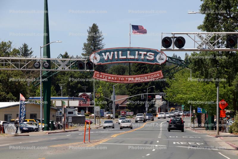 US Highway 101, Willits Arch, cars, road, railroad crossing