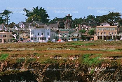 Pacific Ocean, Shoreline, Coastlline, Coast, Buildings, Shops, Homes, Houses, town of Mendocino, 12 May 1986