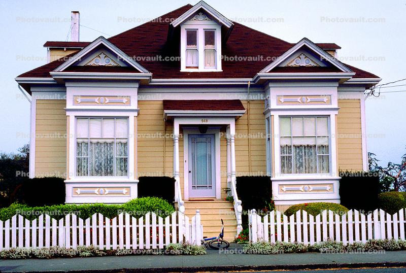 Home, House, Door, Windows, Picket Fence