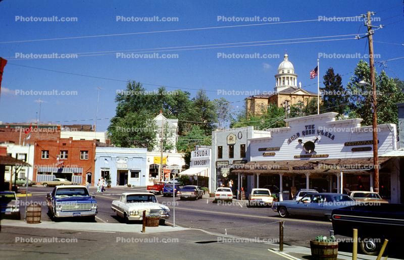 Gold Rush Plaza, State Route 49, Placer County courthouse building, Cars, Automobiles, Vehicles, Auburn, California, September 1977, 1970s