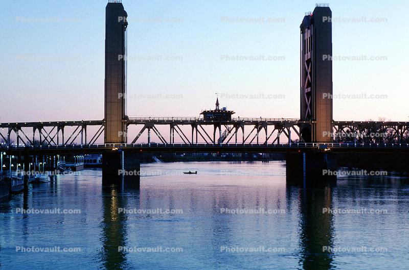 Tower Bridge, vertical lift bridge, Sacramento River, landmark