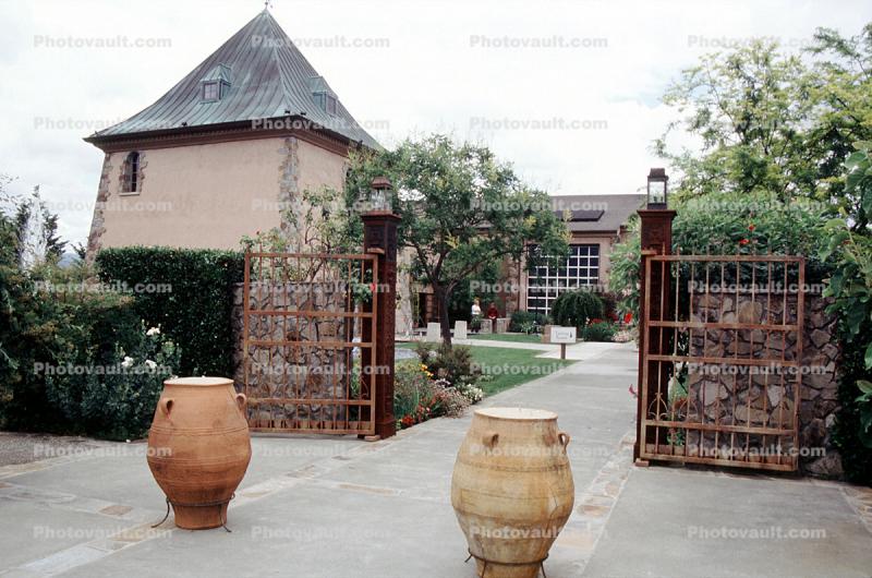 Gate, entrance, barrels, jugs, barrels, Peju Winery, Rutherford, Napa Valley
