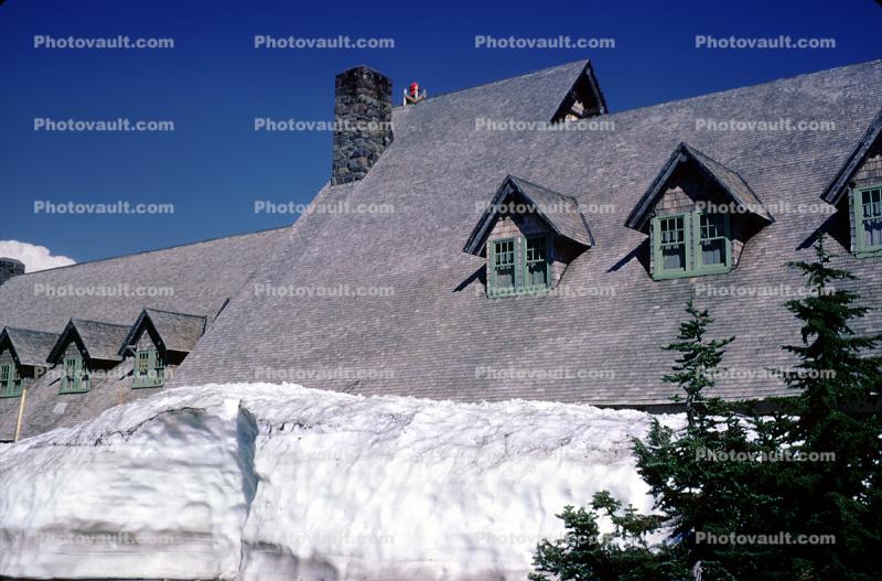 Lodge, rooftop, roof, snow, ice, building