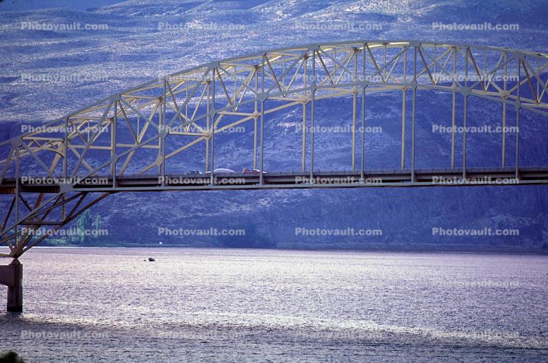 Columbia River, Bridge over the Columbia River, Vantage Bridge, Interstate Highway I-90, Wanapum Lake