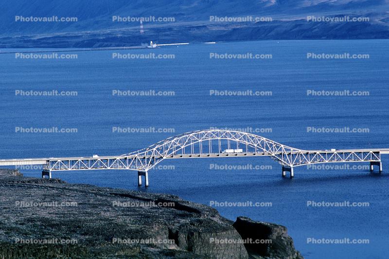 Vantage Bridge, Interstate Highway I-90, Wanapum Lake, Columbia River