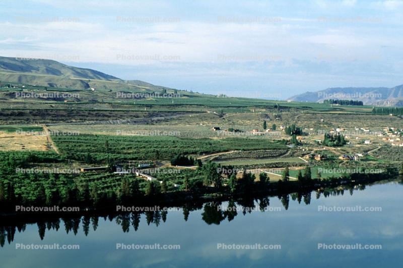 Columbia River, Fields