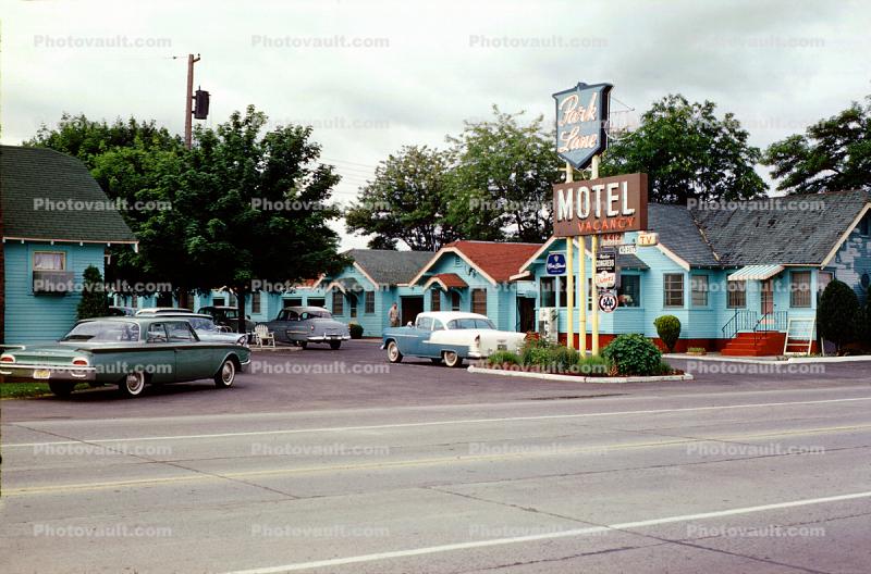 Park Side Motel, Cars, building, Spokane Washington, 1960s