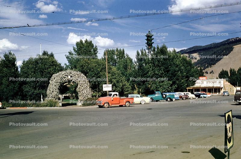 Jackson, town square, antler arch, George Washington Memorial Park, Cars, vehicles, automobiles, 1960s