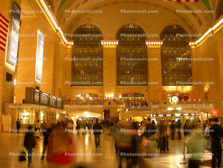 Passengers, interior, Grand Central Station, midtown Manhattan