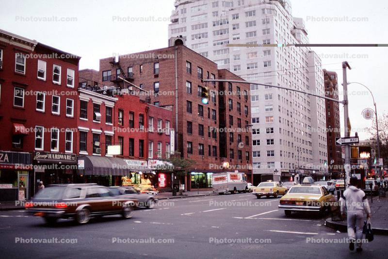 Taxi cab, cars, street, traffic light, buildings, Manhattan, Automobile, Vehicle, signal light