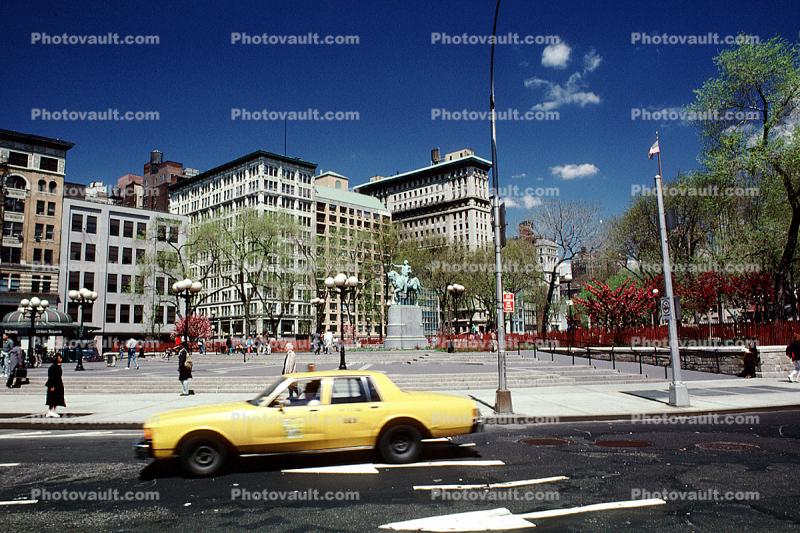 Yellow Cab, George Washington equestrian statue, Union Square Park, buildings, statue, spring, springtime, trees, Manhattan