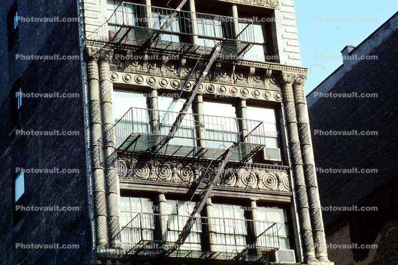 building detail, fire-escape, stairs, windows, Manhattan, 25 November 1989