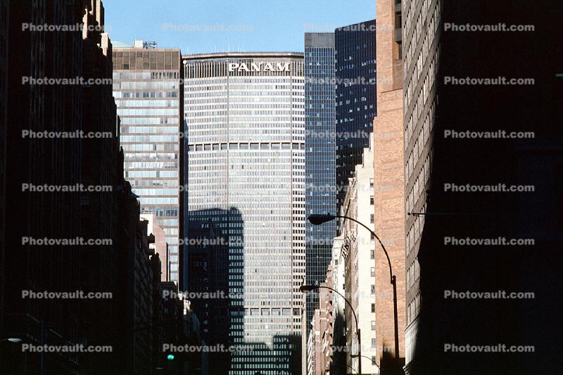 crowded buildings, 27 November 1989