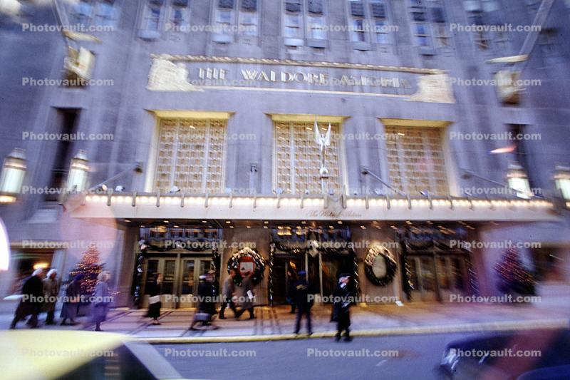 The Waldorf Astoria Hotel, Building, Christmas, wreath, cold, 27 November 1989