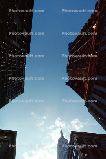 Buildings, Canyons of Manhattan, looking up, looking-up, Midtown Manhattan, 30 November 1989