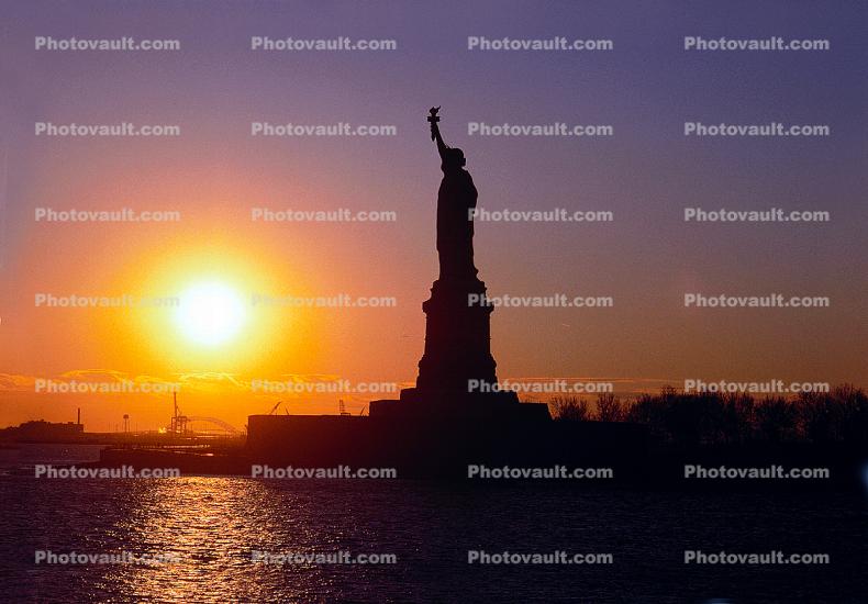 Statue Of Liberty, sun sheen, glint, 1 December 1989