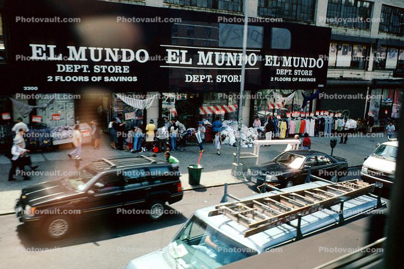 El Mundo, cars, shoppers, shops, store, ladder, 26 June 1999