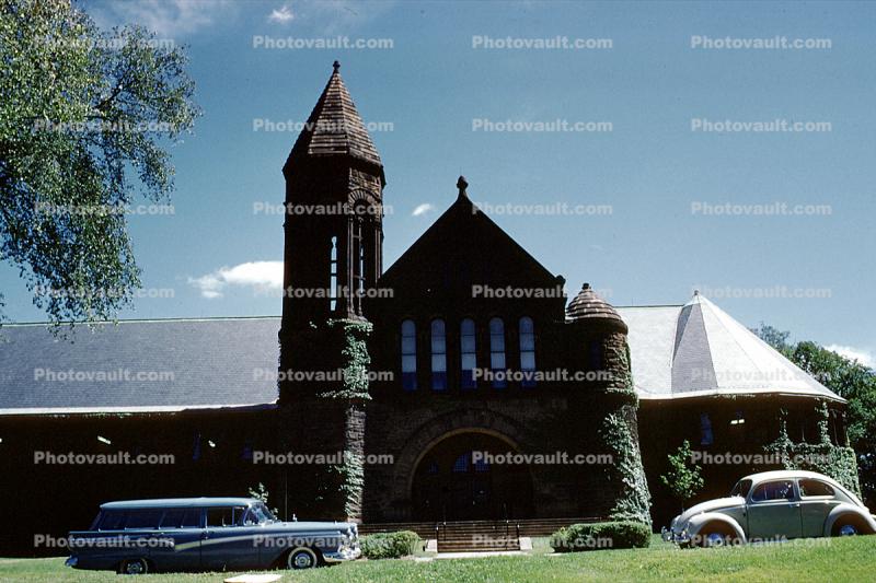 University of Vermont Library, building, ivy, Cars, Ford station wagon, Volkswagen Beetle, September 1960, 1960s