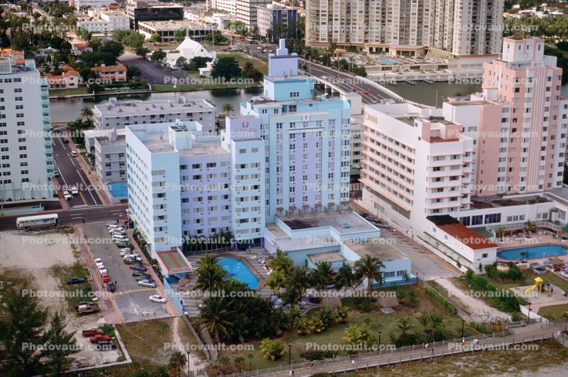Sol Miami Beach, Hotel, art-deco buildings, swimming pools, Ocean Front Walkway, 21 January 1995