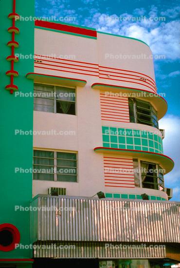 Art-deco building, 21 January 1995