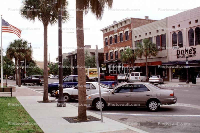 The Old Courthouse Square, Building, Car, Automobile, Vehicle