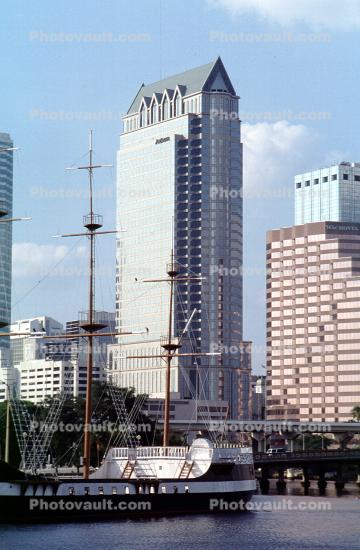 100 North Tampa, highrise office building, skyscrapers