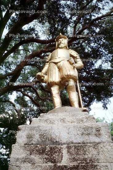 Jaun Ponce de Leon statue, in Gold, golden, Fountain of Youth, 31 May 2003
