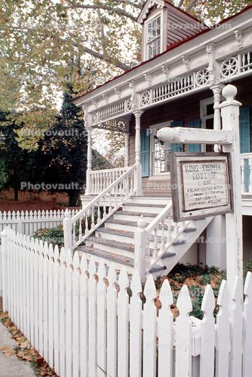 King-Tisdell Cottage, Museum of Black History, House, Home, Building, Ornate, Porch, White Picket Fence, Savannah, opulant