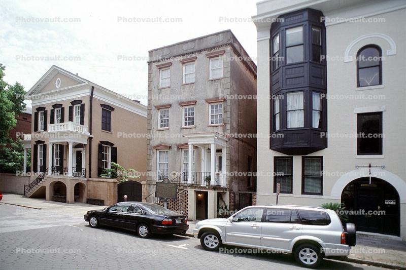 Buildings, sidewalk, Historic Savannah