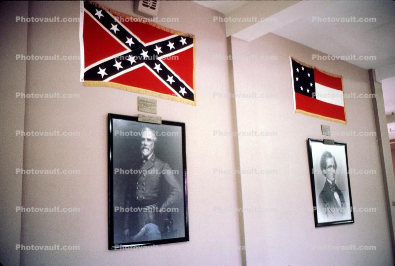 the loser General Robert E. Lee, Confederate battle Flag, Racist, Traitor, terrorist, Bigot, treason, apartheid