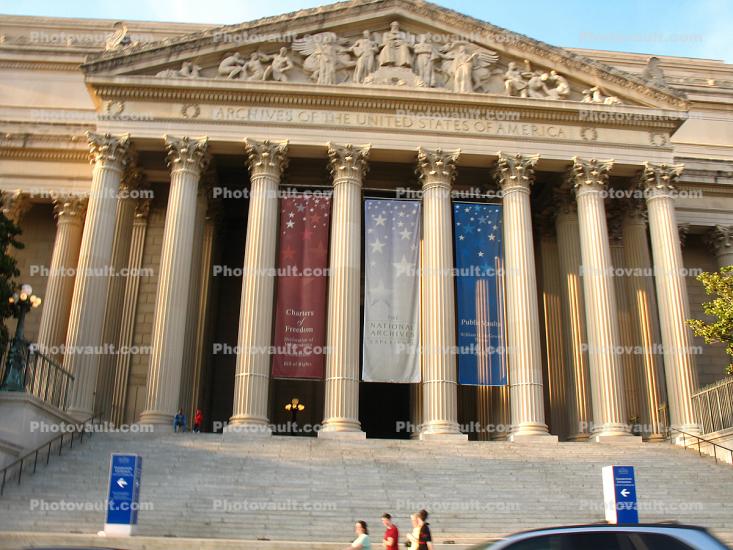 Archives of the United States of America, columns, building